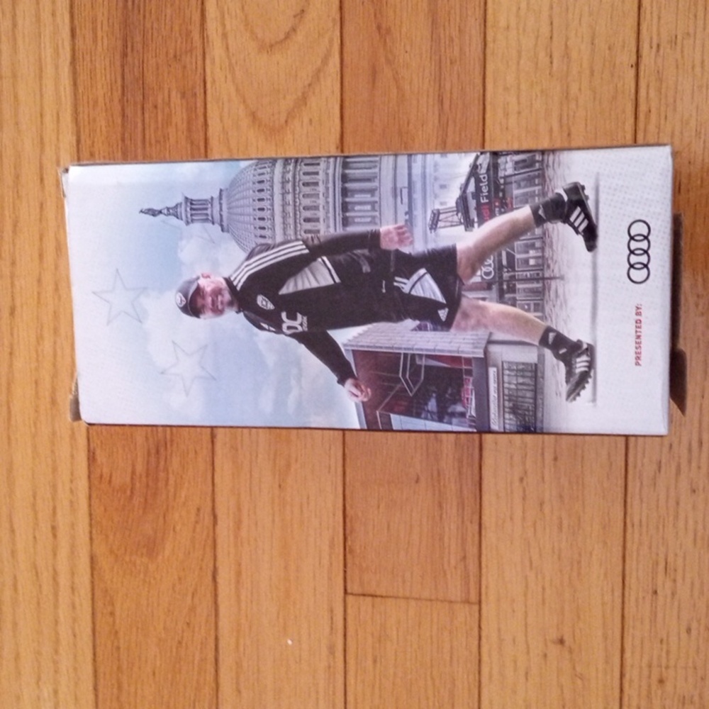 Bobblehead - Picture 3 of 4